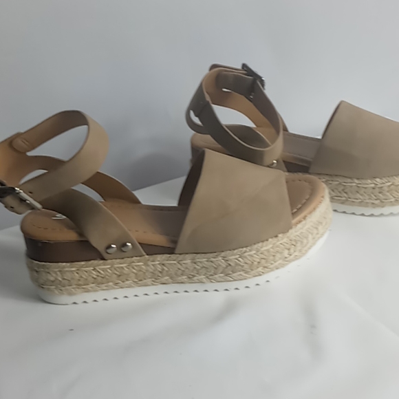Topics platform sandals size 5.5 nwot - Picture 6 of 7